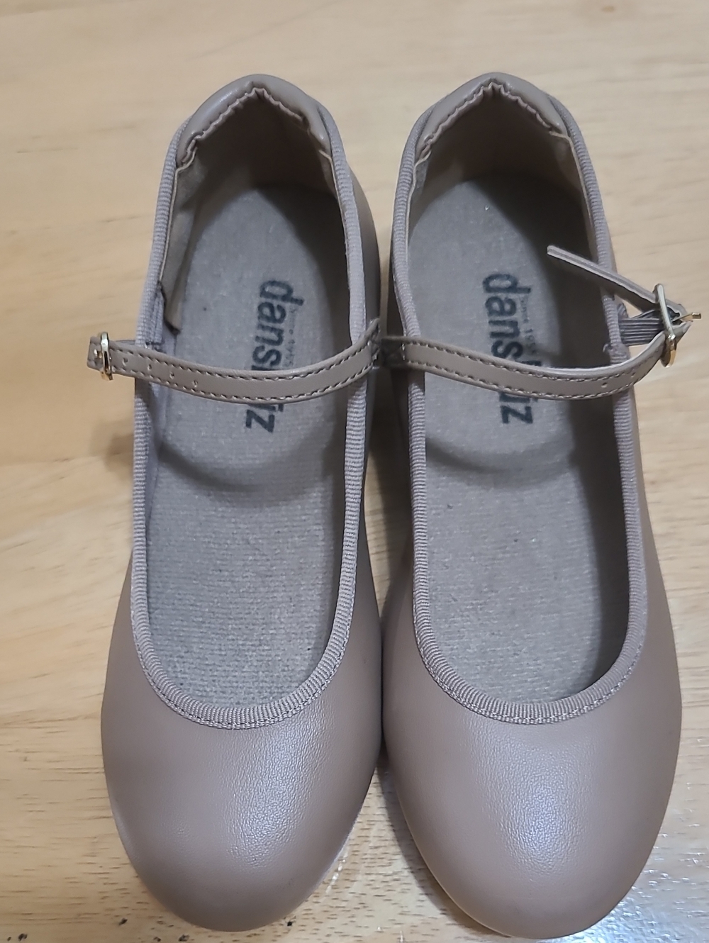 Danshuz Girls Dance Metal Mary Jane Matte, Rounded Toe Tan Tap Shoes Sz 1 M